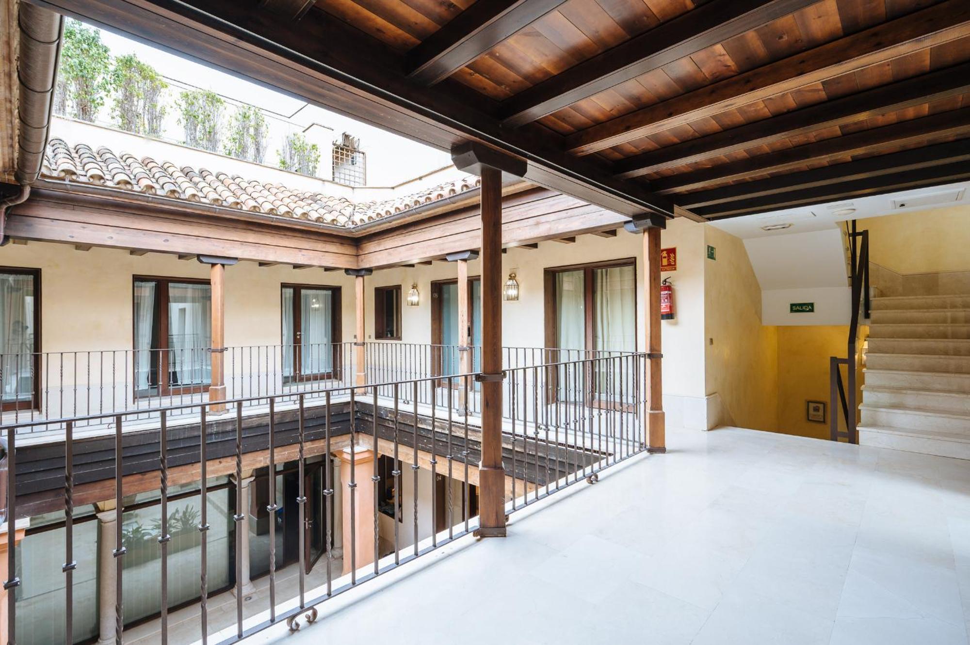 Apartamentos La Vistosona Séville Extérieur photo